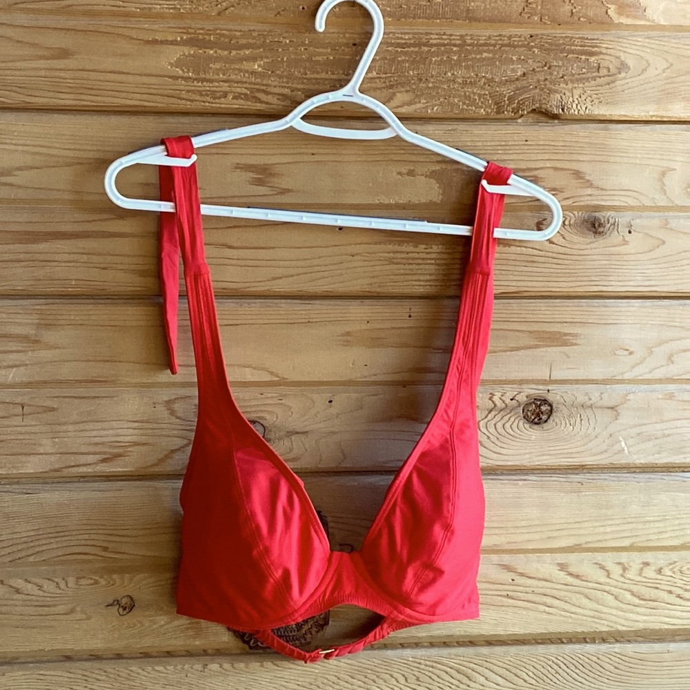Bright Red Sunsets Bikini Swim Top. Size 34 DD.